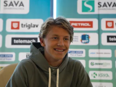 žiga &scaron;e&scaron;ko - novinarska konferenca zmagovalca mladinskega grand slama v Avstraliji Žige &Scaron;e&scaron;ka. foto luka cjuha
