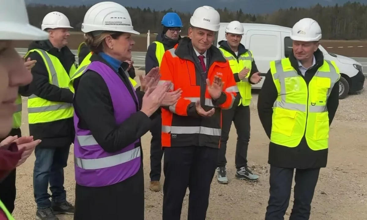 Ker je praznik kulture uspešno odfrčal čez ramo, se lahko v miru posvetimo svetu, ki mu bodo že v soboto zavladale pustne šeme.