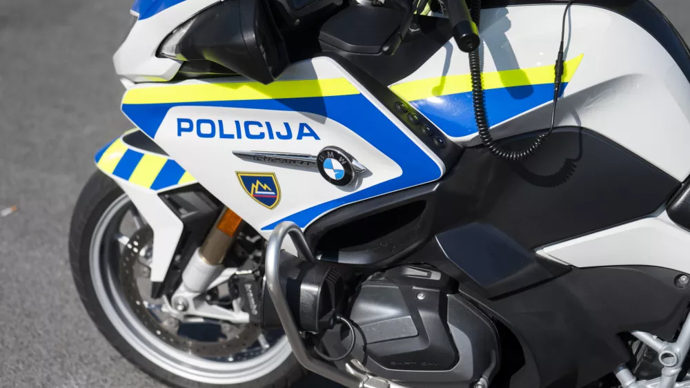 prometni nadzorpolicija - simbolična fotografijaprometna policijavarnost v prometupolicija na motorjihmotoristična policijaprehitri voznikiavtocestna policija08.04.2025 Policijski nadzor, počivali&scaron;če PovodjeFOTO: Nik Erik Neubauer