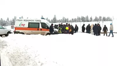 Emergency services work near Petrohan mountain, the scene where people were found dead, near the village of Gintsi, Bulgaria, February 2026, in this screen grab taken from a video. NOVA TV/Handout via REUTERS  THIS IMAGE HAS BEEN SUPPLIED BY A THIRD PARTY. BULGARIA OUT. NO COMMERCIAL OR EDITORIAL SALES IN BULGARIA