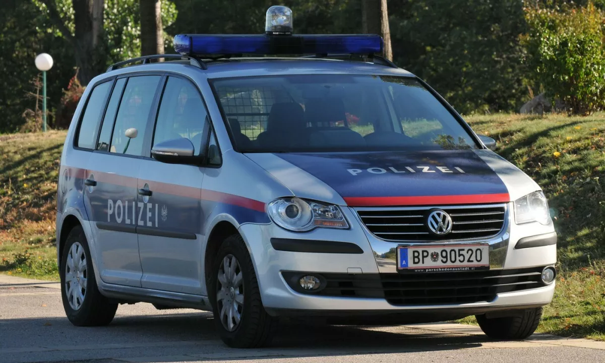 Avstrijski Kitzbühel, ki ga večina pozna po smučiščih, je pretresla tragedija: