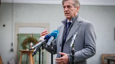 Zgornji Brnik, Dvor Jezersek.Regijski obisk vlade na Gorenjskem.Izjava za medije predsednika vlade Roberta Goloba.