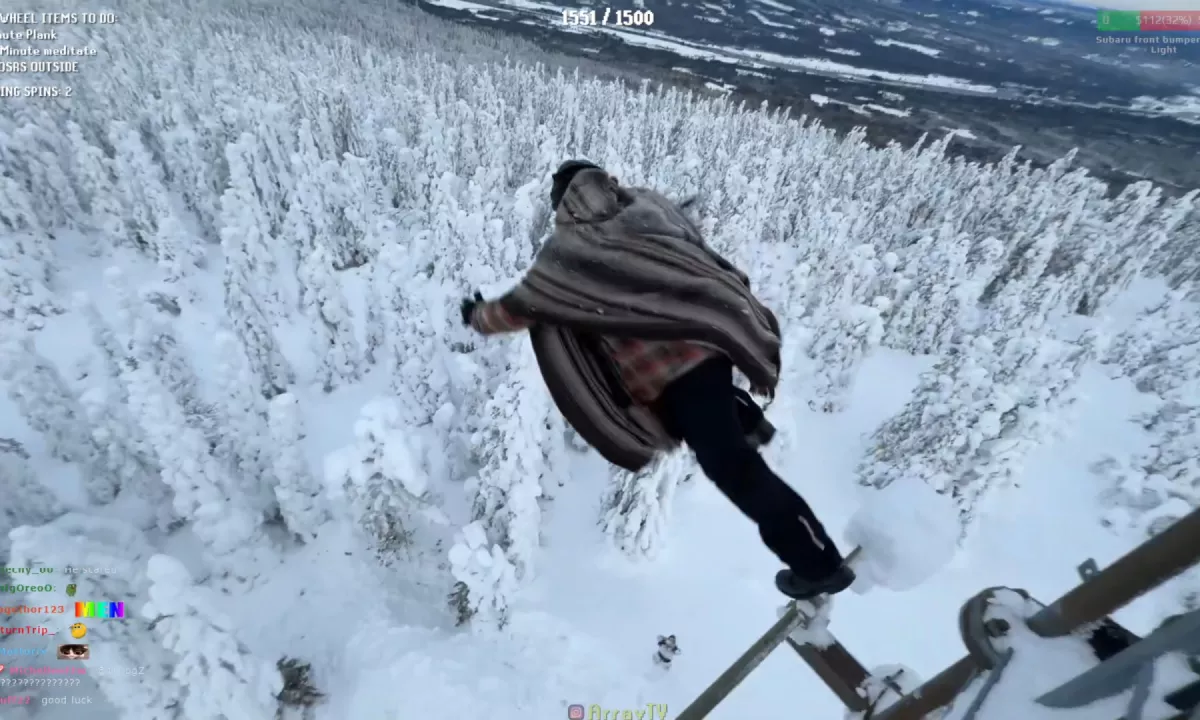 (VIDEO) Za gledalca, ki dogodek opazuje z varne razdalje tabličnega računalnika ali pametnega telefona v ogrevanem stanovanju, prizor ponuja nenavadno mešanico groze in fascinacije.