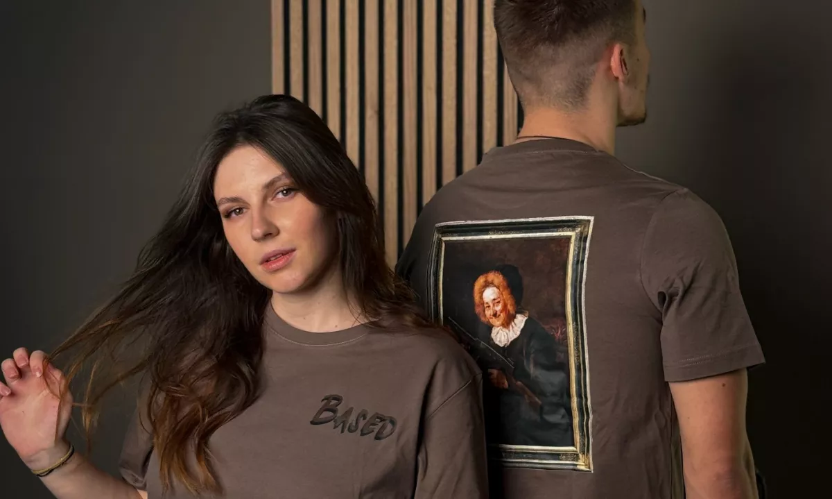 Ker za uporabo niso pridobili soglasja lastnika slike, so izdelek po njegovem pozivu umaknili iz prodaje.