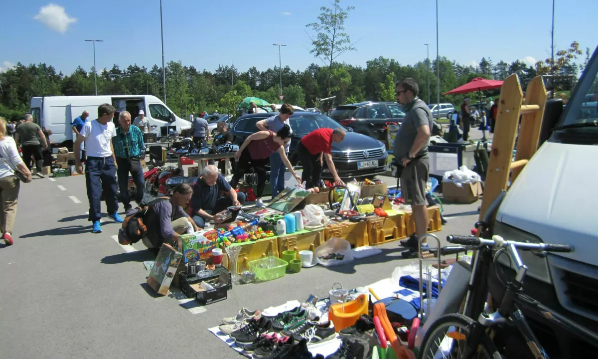Novost je tudi, da bo bolšjak zdaj potekal ob sobotah in nedeljah.
Kje? ⤵️