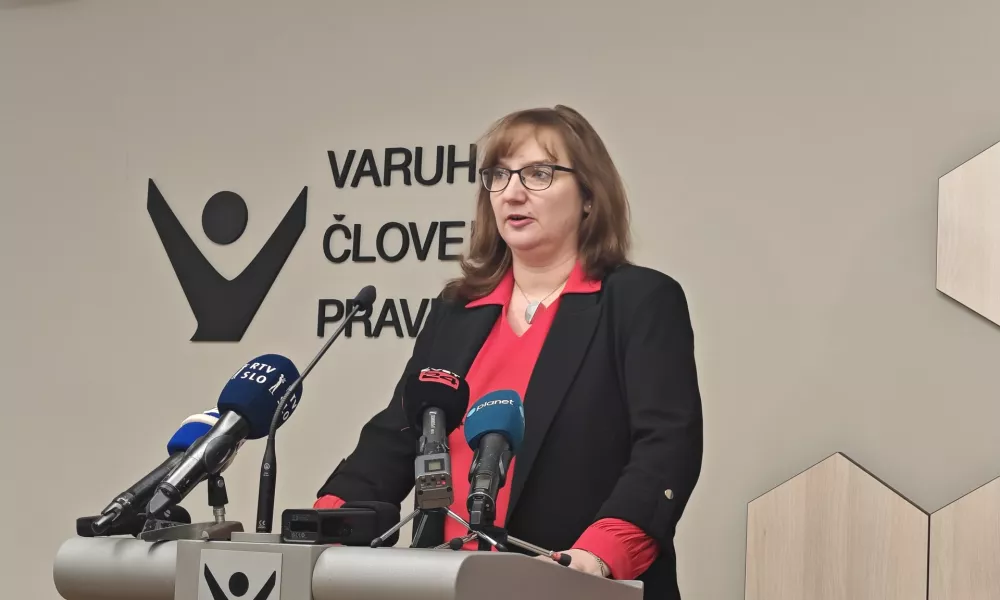 Ljubljana, Varuh clovekovih pravic.Izjava za medije varuhinje clovekovih pravic Simone Drenik Bavdek, ki je predstavila razloge za vlozitev zahteve za oceno ustavnosti 8. clena t. i. Sutarjevega zakona na ustavno sodisce.
