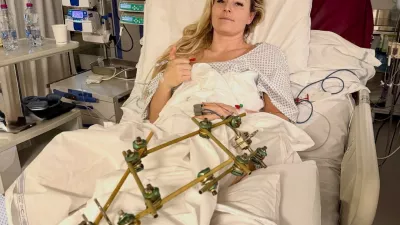 U.S. skier Lindsey Vonn lies in a hospital bed, after she crashed during the Women's Downhill, in Treviso, Italy, in this picture obtained from social media on February 11, 2026. @lindseyvonn via Instagram/via REUTERS THIS IMAGE HAS BEEN SUPPLIED BY A THIRD PARTY. MANDATORY CREDIT. NO RESALES. NO ARCHIVES.