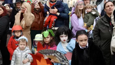 Na turobno soboto mesto prebudil karneval