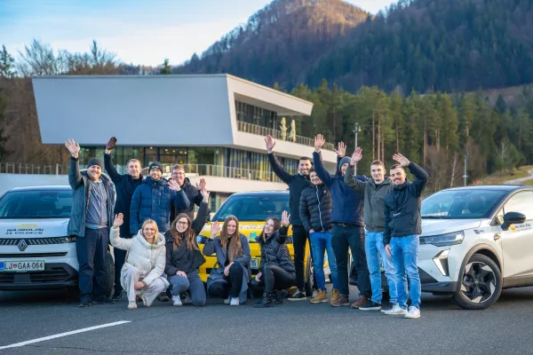 Nekateri zmagovalci prej&scaron;njih izborov so se družili na Vranskem. / Foto: Amzs