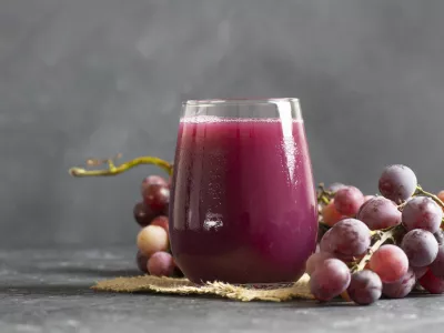 Tudi kot sok prina&scaron;a &scaron;tevilne blagodejne učinke. / Foto: Istock