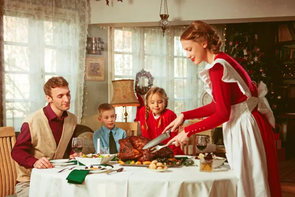 Prizor, kakr&scaron;ni so bili značilni za Ameriko petdesetih let in ki zaradi globalizacije vdirajo tudi v na&scaron;o zavest. / Foto: Istock