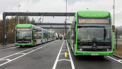 10.2.2026 - odprtje polnilnega parka za alternativna goriva, v katerem bo poleg polnilnic za avtobuse na električni pogon urejena tudi prva javna polnilnica za vozila na vodikov pogon v Sloveniji, dogodka se bo udeležil tudi ljubljanski župan Zoran JankovićFoto: Luka Cjuha