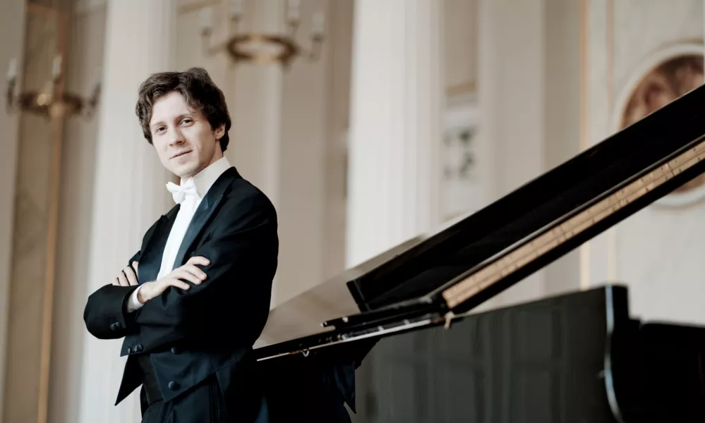 Pianist, ki poslu&scaron;a notranjo logiko skladbe: &raquo;Ne stopim na oder, če nisem pripravljen&laquo;