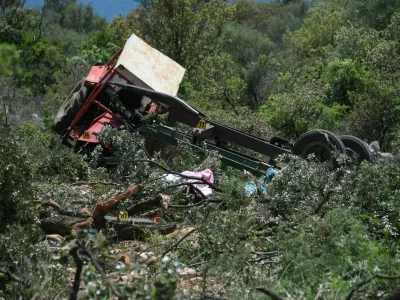 26.05.2023., Labin - Puka sreca spasila je 20ak labinskih maturanata, koji su se traktorom prevrnuli u provaliju. Photo: Sasa Miljevic/PIXSELL