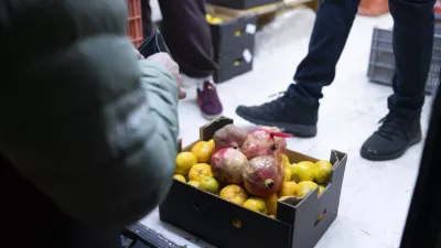 lokalna hranazdrava hrana07.10.2025 - Skupnostno nakupovanje, Mali plac za prihodnost, parkiri&scaron;če pred Inter&scaron;par Vič. Foto: Nik Erik Neubauer 