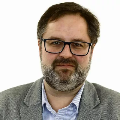 Ale&scaron; Gaube- Redakcija Dnevnik 2024 - portreti za komentarje in kolumne - kolumnisti - komentatorji &ndash; novinarji - portret //FOTO: Luka Cjuha / Foto: Luka Cjuha