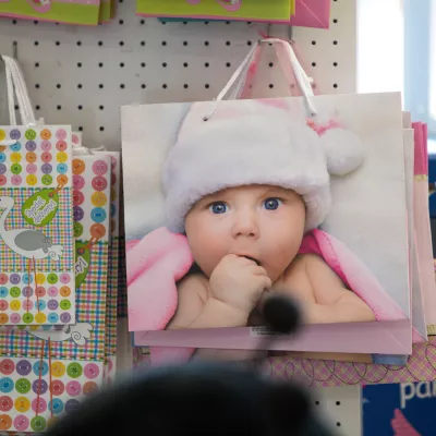 - simbolična fotografija - rojstvo - dojenček - otrok- 06.12.2017 &ndash; Porodni&scaron;nica v Ljubljani &ndash; odprtje obnovljene porodne sobe &scaron;t. 7 za tvegane porode - //FOTO: Matjaž Ru&scaron;t / Foto: Matjaž Ru&scaron;t