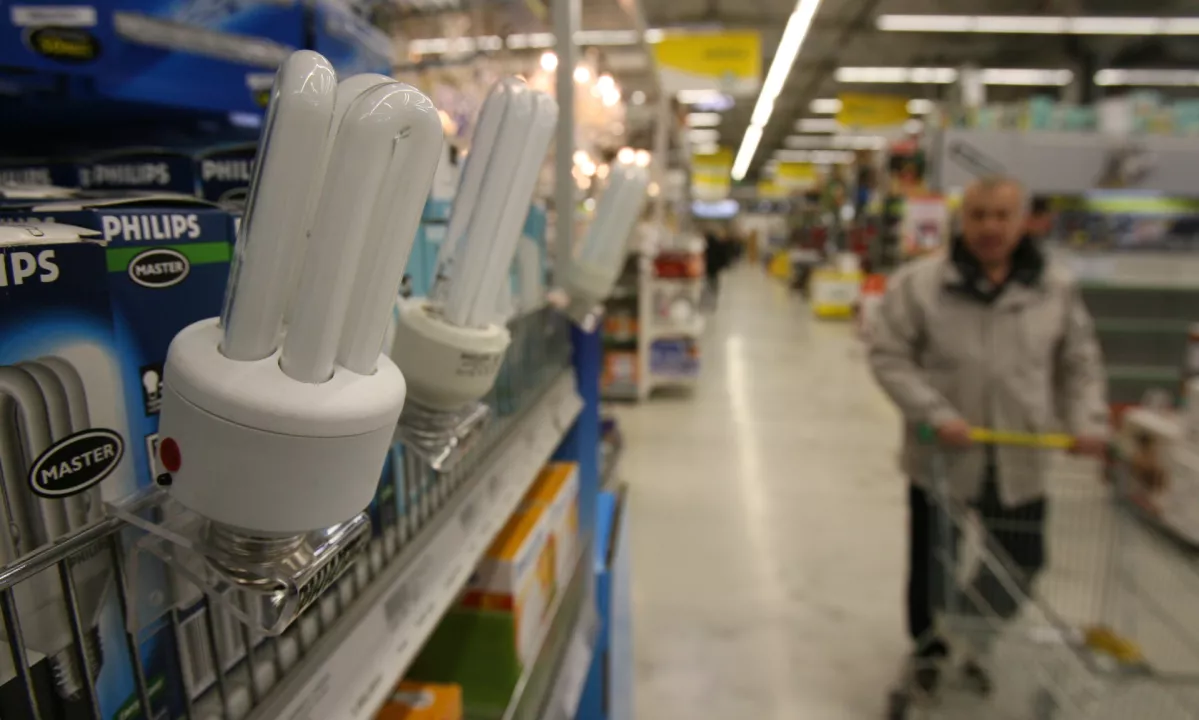 Mnogim se zgodi, da po tem, ko preklopijo na LED-razsvetljavo, dobijo občutek, da so v čakalnici pri zobozdravniku ali pa v sterilni operacijski dvorani. Zakaj se to dogaja?