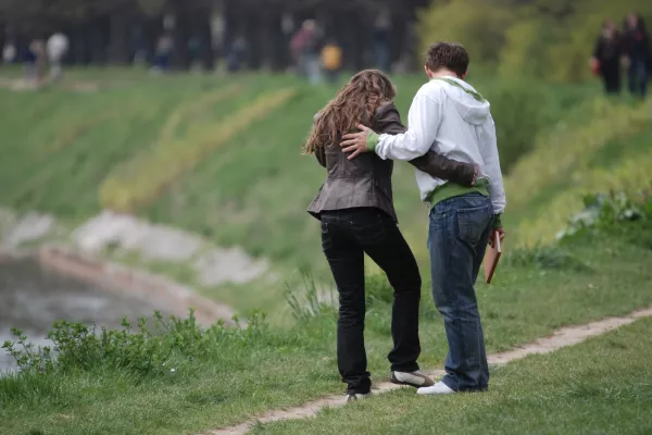 LJUBEZEN ROMANCA PARI