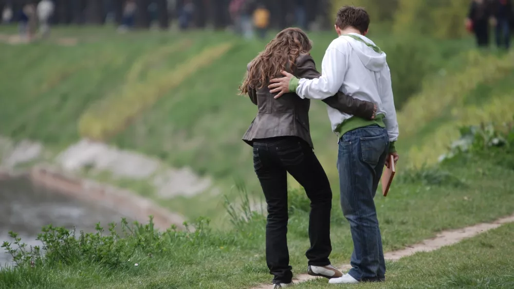 LJUBEZEN ROMANCA PARI