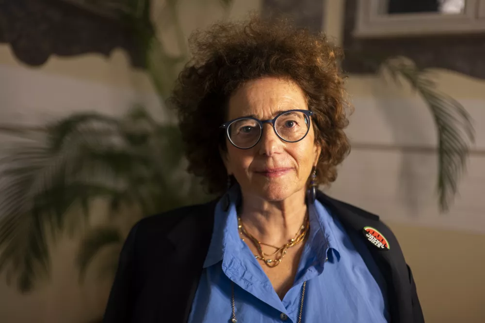 Sociala med novimi bombončki in zaostritvami