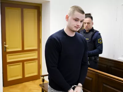 Uboj sredi Ljubljane: Pretepel ga je in pustil ležati v krvi napol golega