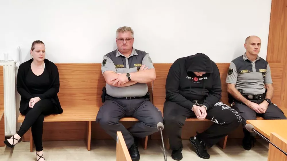 Tea Kotnik Tilen Novak sojenje prebold deček