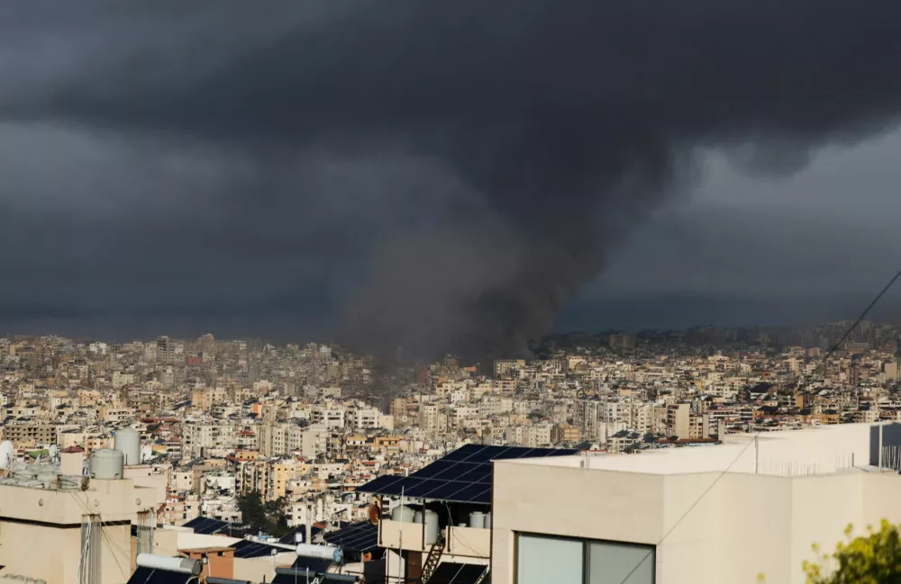 Smoke rises after an Israeli strike on Beirut's southern suburbs, following an escalation between Hezbollah and Israel amid the U.S.-Israeli conflict with Iran, Lebanon, March 3, 2026. REUTERS/Khalil Ashawi