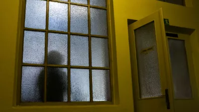 simbolična fotografija - senca- depresija - du&scaron;evno zdravje - samota - osamljenost- 24.02.2020 &ndash; //FOTO: Luka Cjuha.