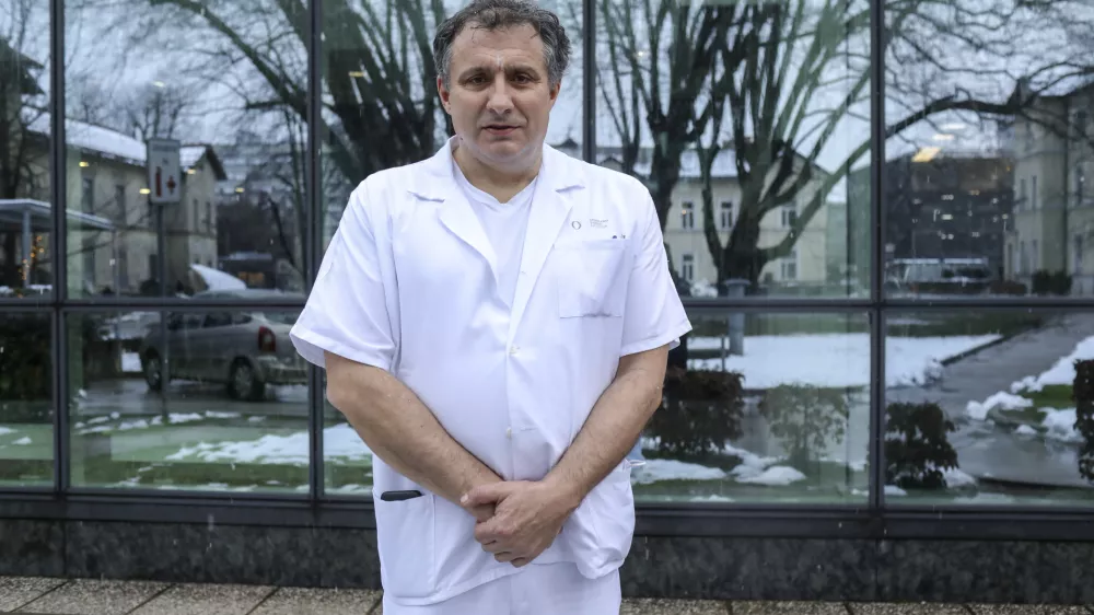 - 19.01.2023 - Dr. Erik Brecelj, kirurg onkolog in zdravstveni aktivist - borec proti korupciji v zdravstvu, vodja novega Strate&scaron;kega sveta za zdravstvo //FOTO: Jaka Gasar