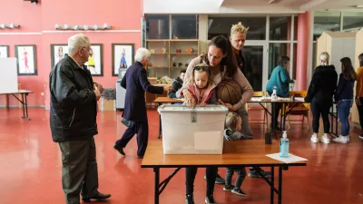 - Voli&scaron;če O&Scaron; Dobrova -- 24.04.2022 &ndash; Parlamentarne volitve 2022 - Volitve devetega sklica Državnega zbora Republike Slovenije - druge redne državnozborske volitve po letu 2008 //FOTO: Bojan VelikonjaPREGLED LETA 2022