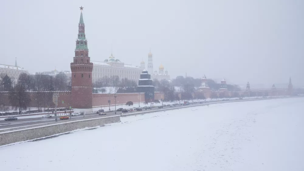 A view of the Kremlin and the ice-covered Moskva River during snowfall in Moscow, Wednesday, Feb. 11, 2026. (AP Photo/Pavel Bednyakov)