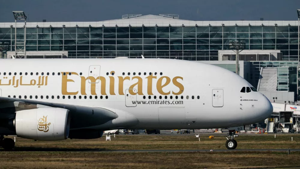 FILE PHOTO: An Emirates plane with German tourists evacuated from the Middle East arrives from Dubai, amid the U.S.-Israeli conflict with Iran, at the airport in Frankfurt, Germany, March 3, 2026. REUTERS/Kai Pfaffenbach/File Photo