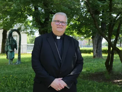 Za napoved Nedeljca: murskosobo&scaron;ki &scaron;kof msgr. dr. Peter &Scaron;tumpf