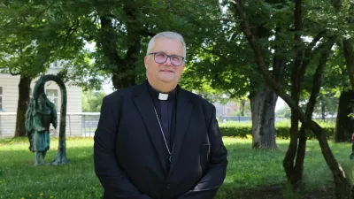 Za napoved Nedeljca: murskosobo&scaron;ki &scaron;kof msgr. dr. Peter &Scaron;tumpf