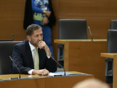 Minister za finance Klemen Bo&scaron;tjančič6.10.2025 - izredna seja DZ, na kateri bodo predstavili proračunski memorandum 2026-2027, predlog sprememb proračuna RS za leto 2026 in predlog proračuna RS za leto 2027; DZ,Foto: Luka Cjuha