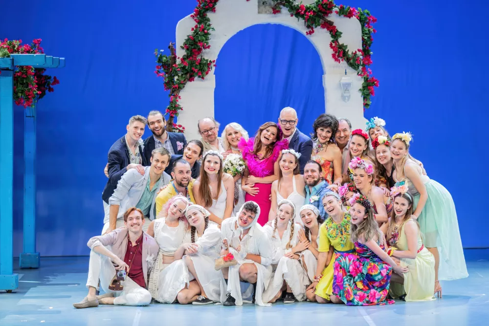 Muzikal Mamma mia! v prenovljeni slovenski produkciji podpisuje režiser Jug Radivojević. / Foto: Darja &Scaron;travs Tisu
