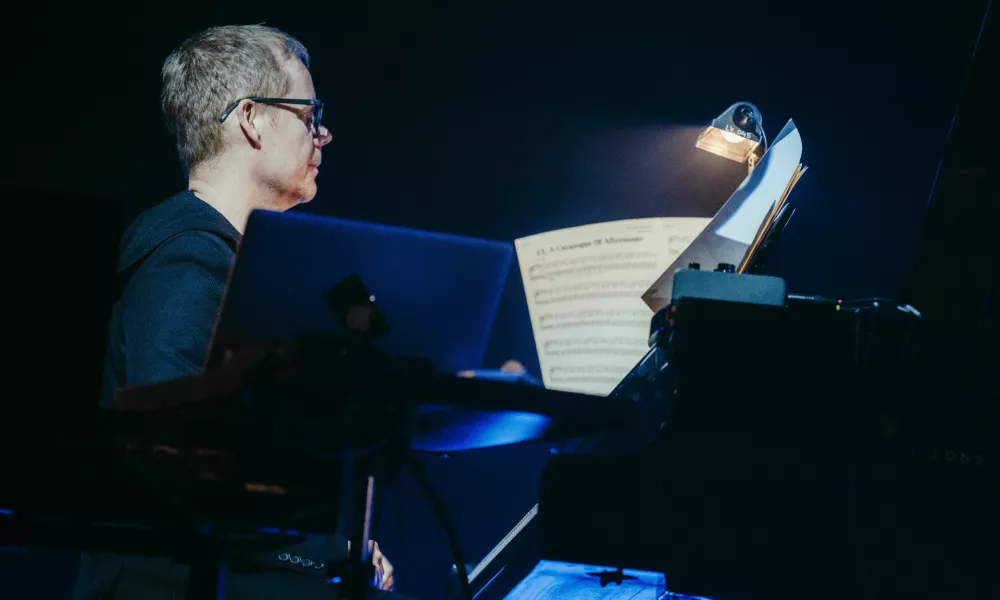 Glasbeni komentar družbene realnosti