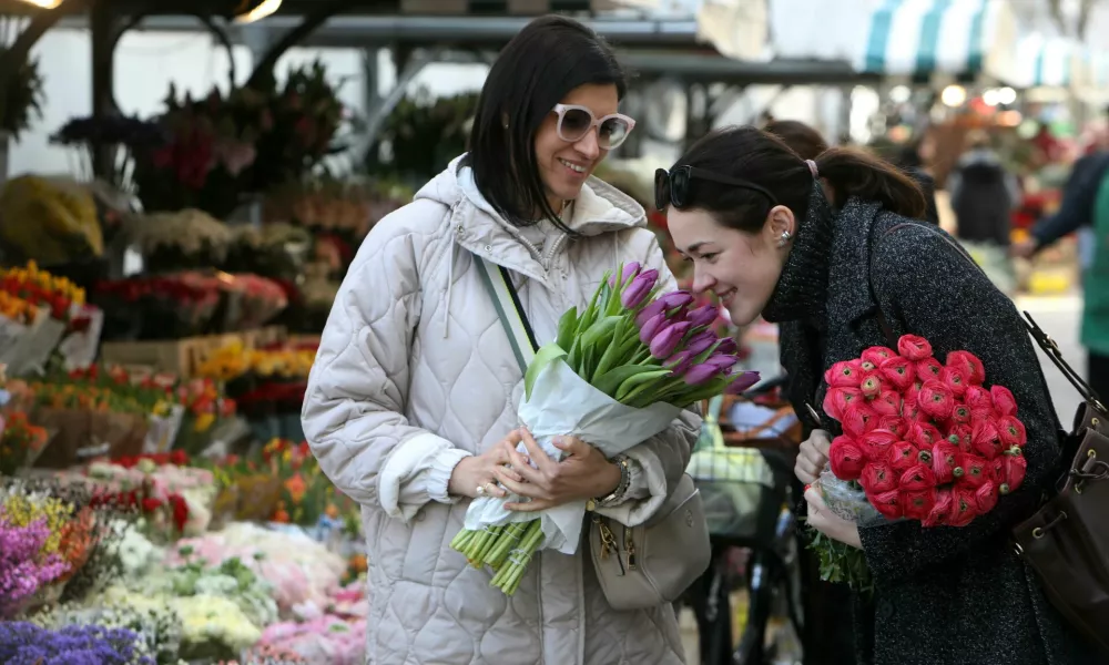 07.03.2024 čestitka za 8. marec, rožeFoto: Tomaž Skale
