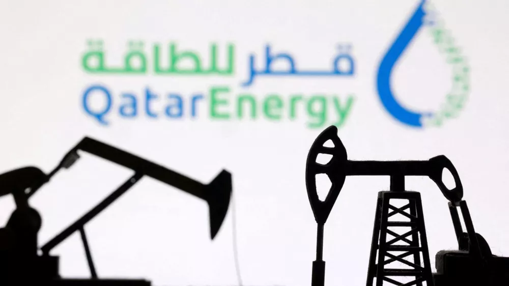 FILE PHOTO: 3D-printed oil pump jacks and the QatarEnergy logo appear in this illustration taken March 2, 2026. REUTERS/Dado Ruvic/Illustration/File Photo