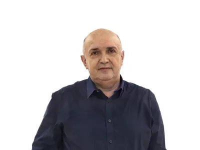 Darijan Ko&scaron;irZA ONLINE - Redakcija Dnevnik 2024 - portreti za komentarje in kolumne - kolumnisti - komentatorji &ndash; novinarji - portret //FOTO: Luka Cjuha / Foto: Luka Cjuha