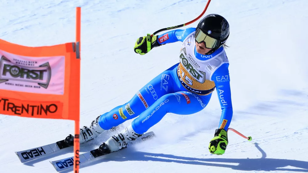 Italy's Laura Pirovano speeds down the course during an alpine ski, women's World Cup downhill, in Val di Fassa, Italy, Saturday, March 7, 2026. (AP Photo/Luciano Bisi)