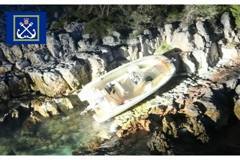 V pomorski nesreči pri hrva&scaron;kem otoku Iž se je po&scaron;kodoval slovenski državljan.