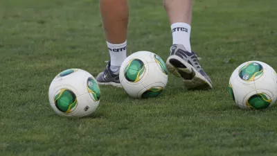  - simbolična fotografija  - nogomet - žoga - nogometa&scaron; - nogometni igralec - &scaron;prtnik //FOTO: Tomaž Skale