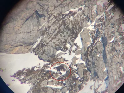 Re&scaron;evalci so pomagali tudi planincu, ki je omagal na poti Silva Korena proti Krnu v občini Kobarid. Planinca in njegovega sopotnika je dežurna ekipa GRS Brnik s pomočjo vitla potegnila s stene v helikopter in ga v dolini predala re&scaron;evalcem nujne medicinske pomoči Tolmin. 