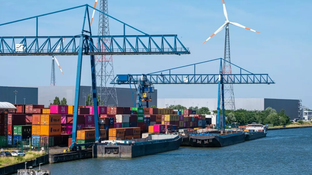 BCTN container terminal and inland harbour in Meerhout, Antwerp Province, Belgium 20 June 2025,Image: 1014551120, License: Rights-managed, Restrictions: imago is entitled to issue a simple usage license at the time of provision. Personality and trademark rights as well as copyright laws regarding art-works shown must be observed. Commercial use at your own risk., Model Release: no