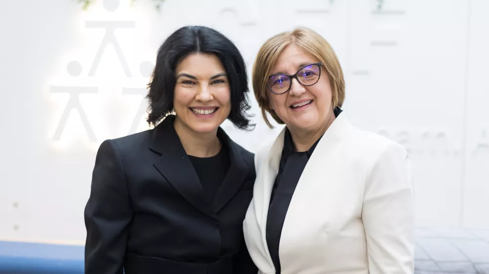 Nadya in Jana Repan&scaron;ek