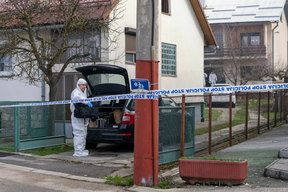 Mo&scaron;ki je 10. marca 2026 v domači hi&scaron;i v Gospiću umoril mamo in babico. 