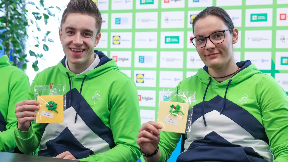 Ljubljana, Parasportni center.Novinarska konferenca pred odhodom slovenske ekipe na zimske paraolimpijske igre v Italijo.Alpski smucar Jernej Slivnik in smucarska tekacica Tabea Dolzan.