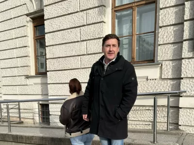 V hotelu okradli mladoporočenca: sodi&scaron;če od hotela ne dobi ključnih podatkov